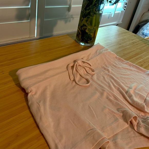 Light pink sleep shorts forever 21 size small - Picture 2 of 7
